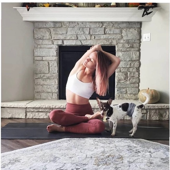 Fabletics Dark Rouge Foldover leggings - Picture 6 of 15